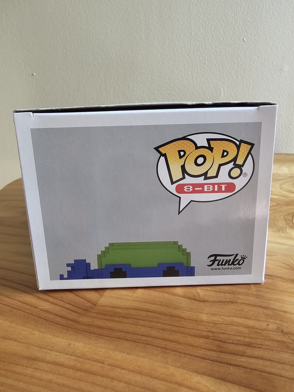 Funko Pop! 8-Bit Leonardo Vinyl Figure - Green Blue Yellow - Picture 6 of 6